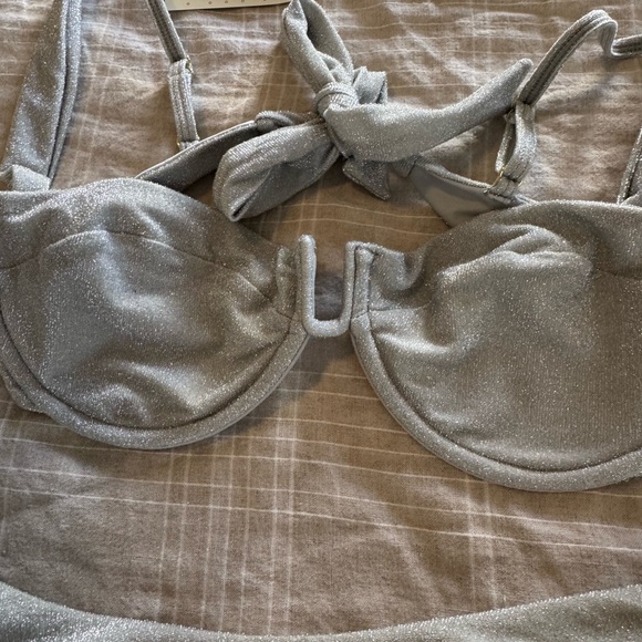 Monday Swimwear Cala Roja Top and Bottom in Soft Silver Shimmer Size Medium - Picture 3 of 10